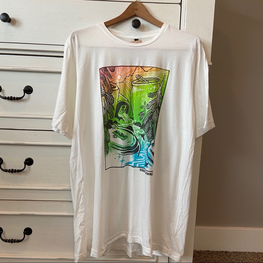 Farm Fresh Graphic Tee Shirt. 10 Barrel Brewing Co. Size XLarge.